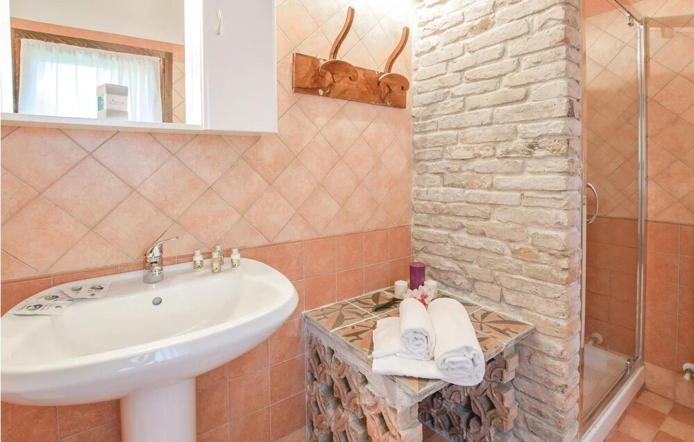 Beautiful Home In Taglio Di Po Ro