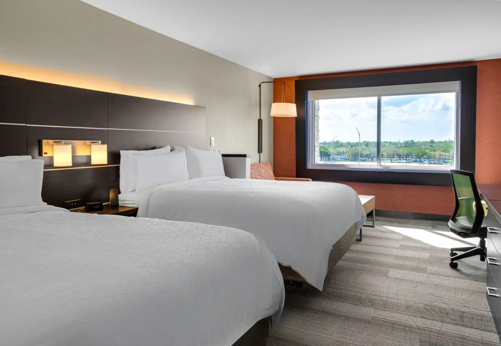 Holiday Inn Express & Suites Sanford - Lake Mary by IHG
