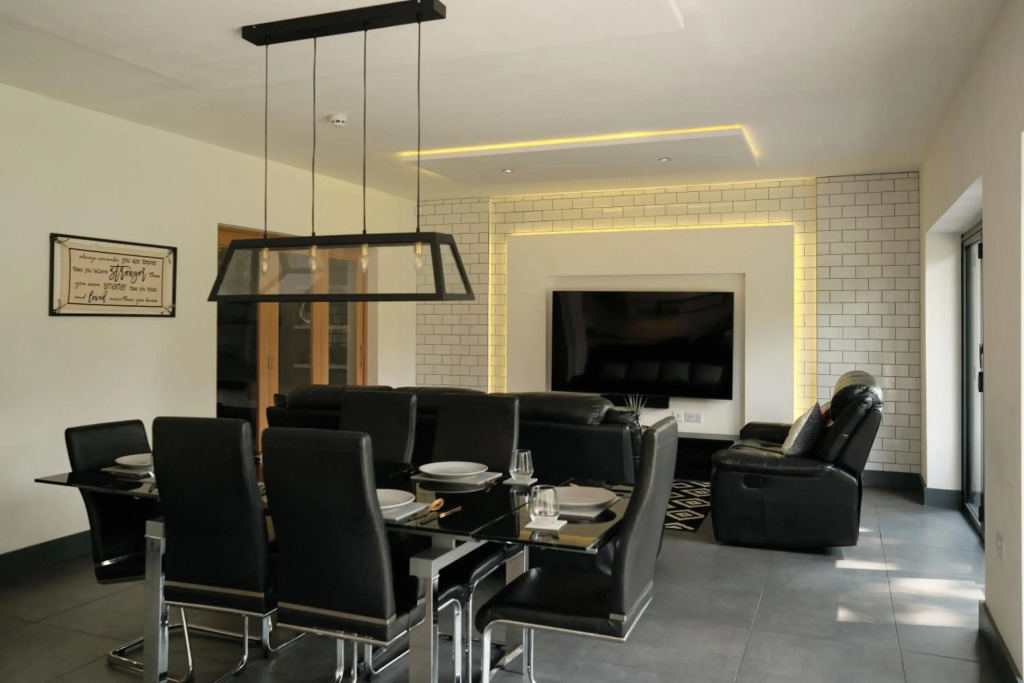 Modern Spacious House