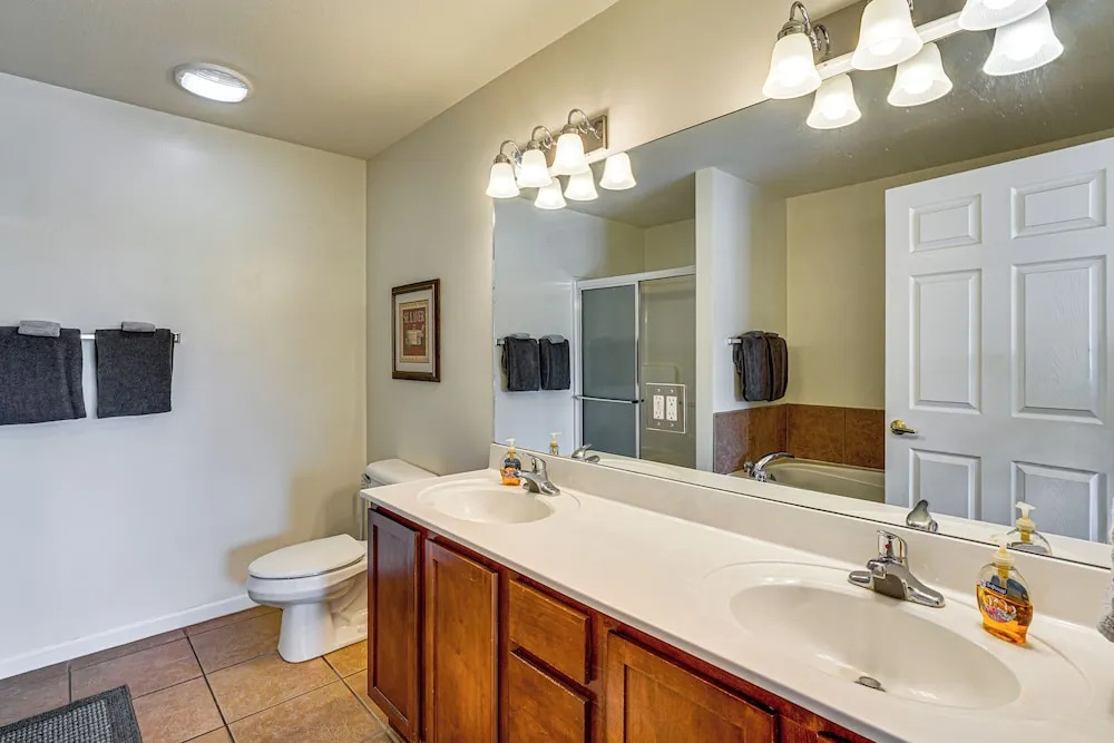 Lakefront Osage Beach Condo: Dock Your Boat Here!