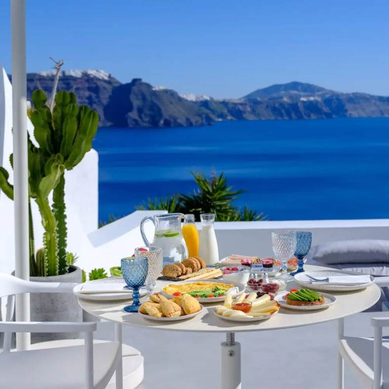 Lathouri Cave Villa
