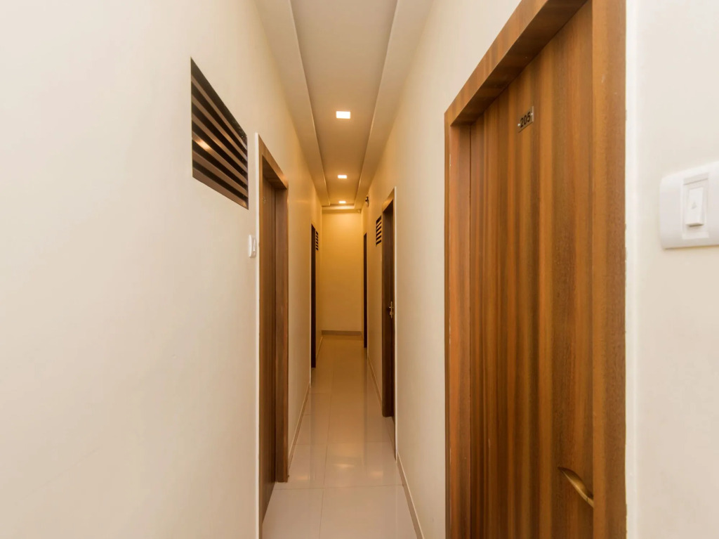 Hotel Golden Galaxy - Santacruz East