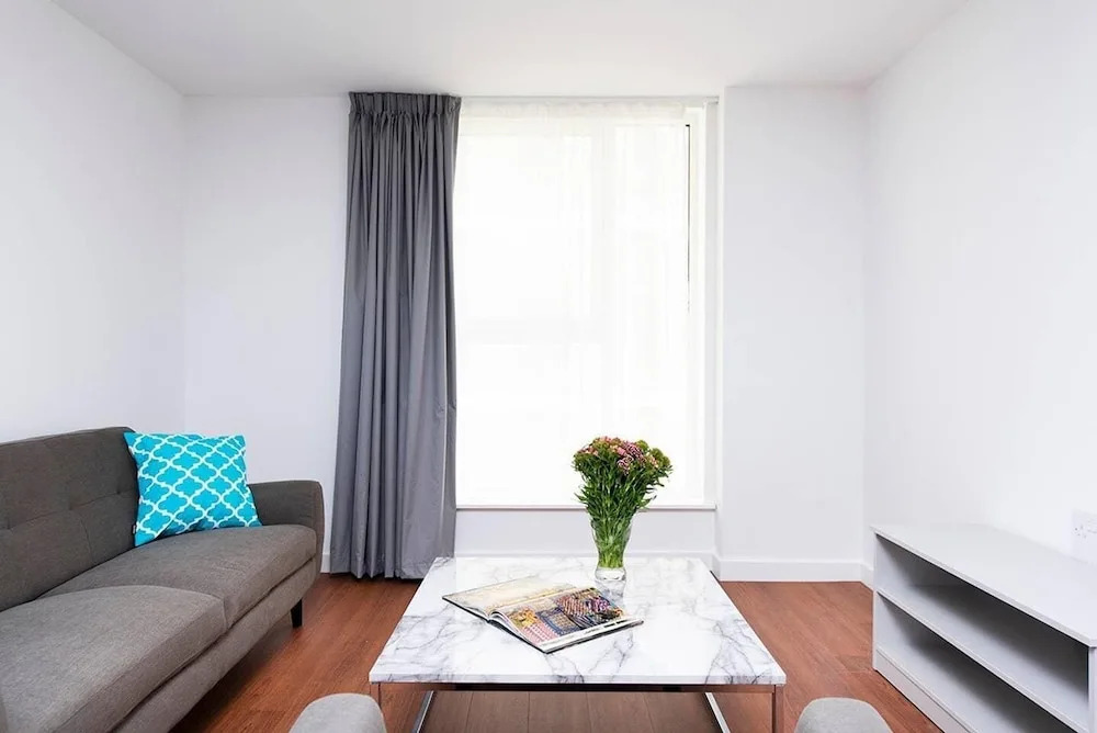Contemporary and Bright City Centre apartment