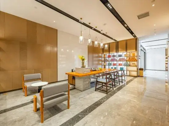 Atour Hotel (Jinmen Water Street, Hefei Sunac Land)
