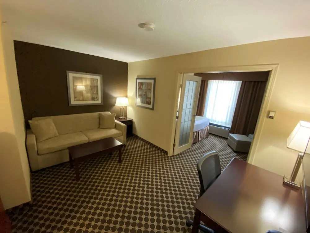Best Western Strathmore Inn