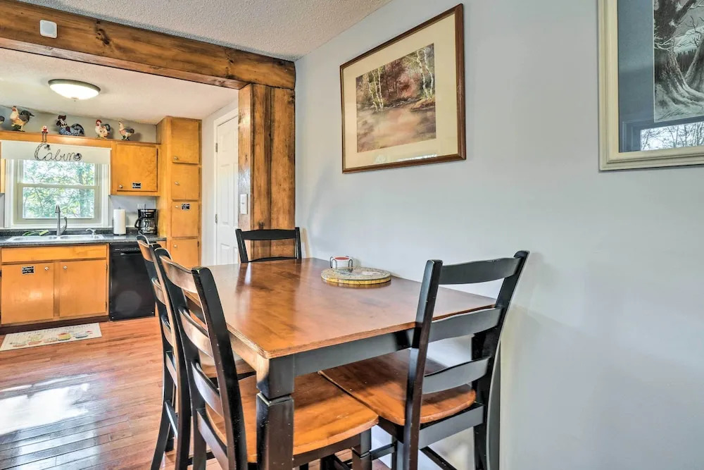 Pigeon Forge Cabin w/ Private Hot Tub & Gas Grill