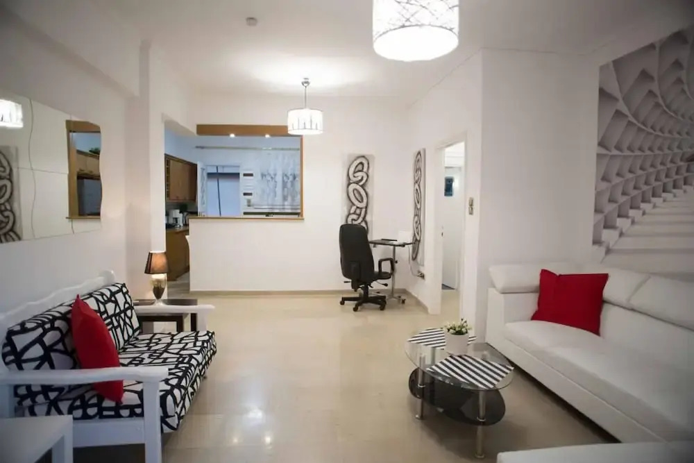Cozy Apartment With sea View Next to Marina Zeas