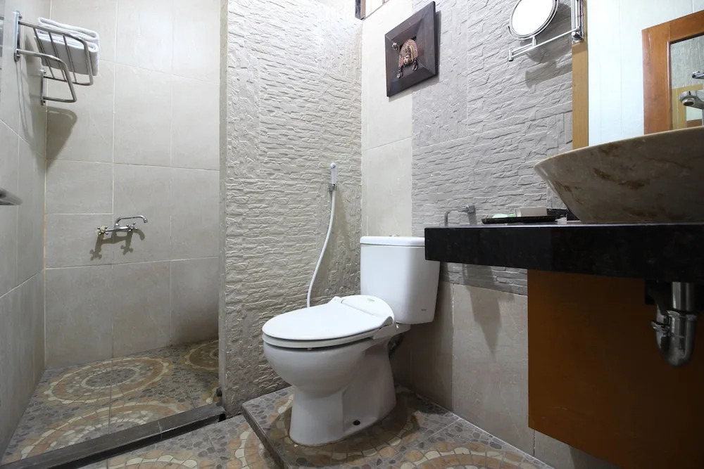RedDoorz Plus near Tugu Jogja 2