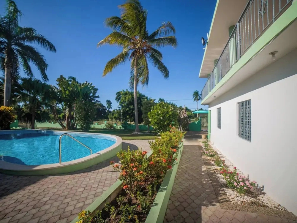 Cozy 7BR Villa BIG Pool Close to Beach