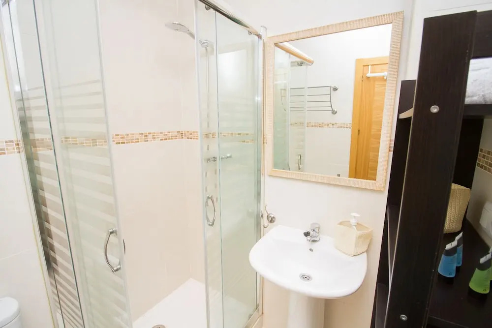Calle Mezquitilla - Spacious Apartment by La Recepción
