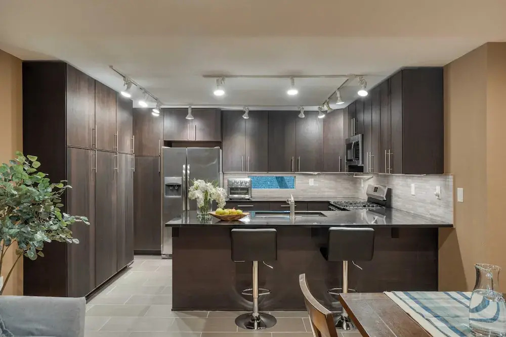Sleeps 18! Game Room, Deck w/ Firepit, 5bdr, Casita Cedar & Stone by Avantstay