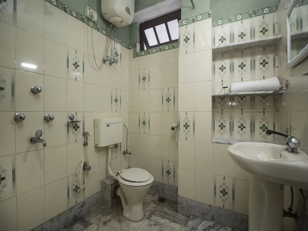 OYO 17067 Maitreya Guest House