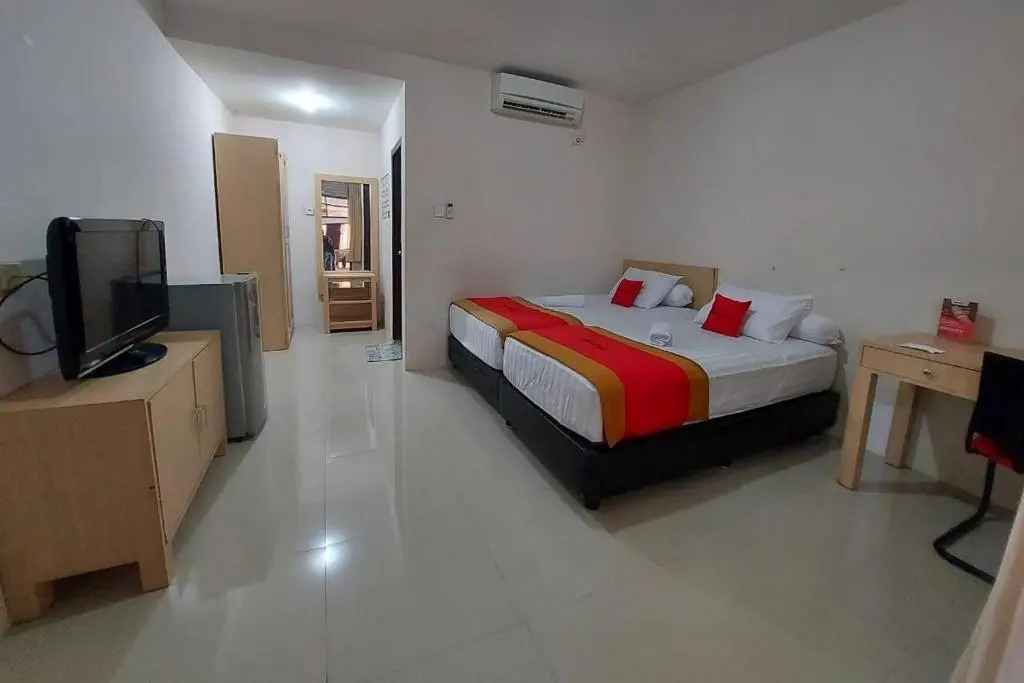 RedDoorz Syariah near Banda Aceh Convention Hall