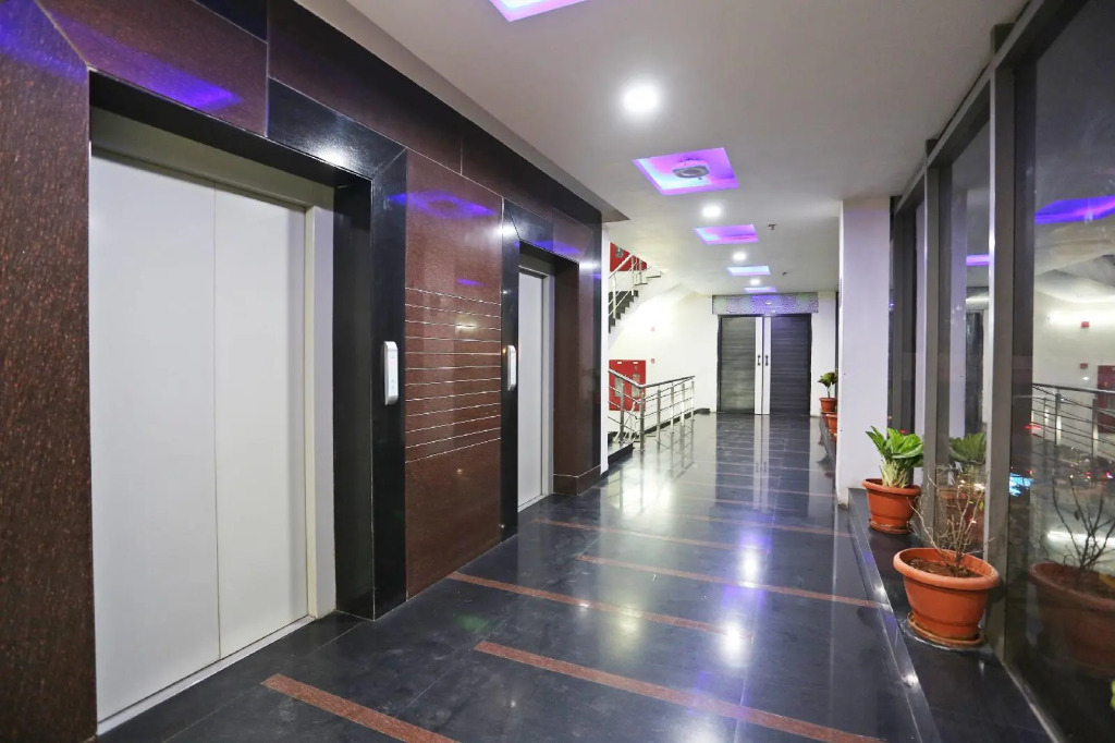 OYO 897 Hotel Surabhi Elite