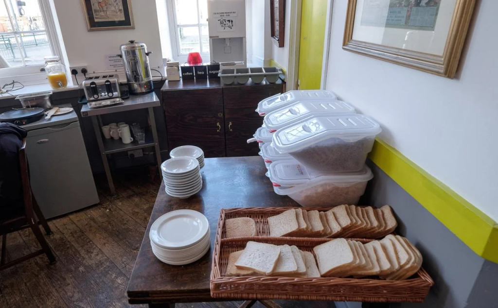 Home Brighton Backpackers