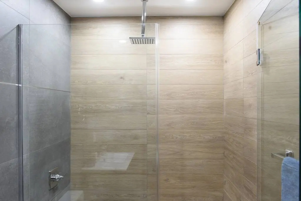 1597-9 Renovated Studio Prime UES WD in Unit