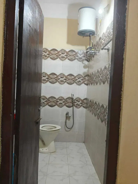 Shimrays Minimalist Hostel