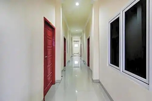 OYO 90715 Green Guesthouse