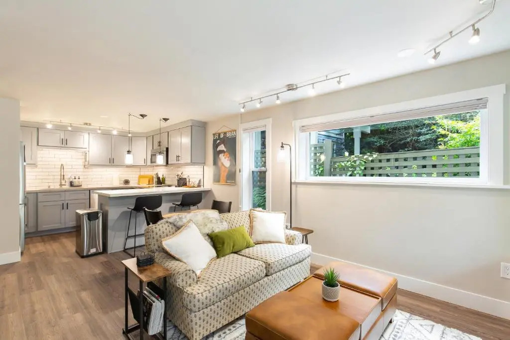 Madison Park Seattle with Outdoor Private Garden and Grill 1BR 1BA