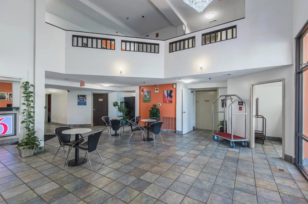 Motel 6-Lawrence, KS