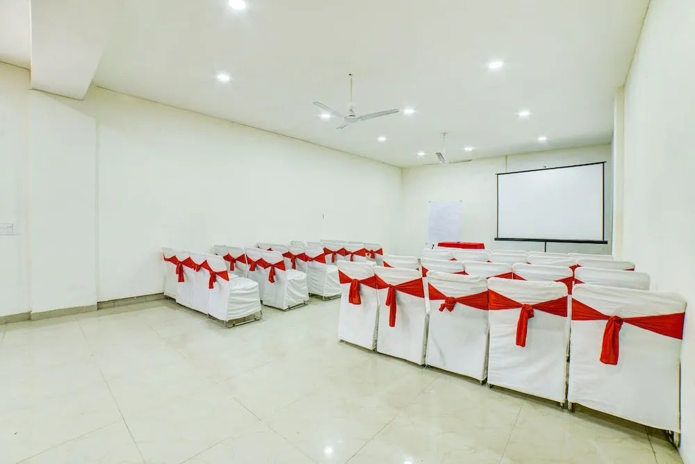 FabHotel Primero MGF