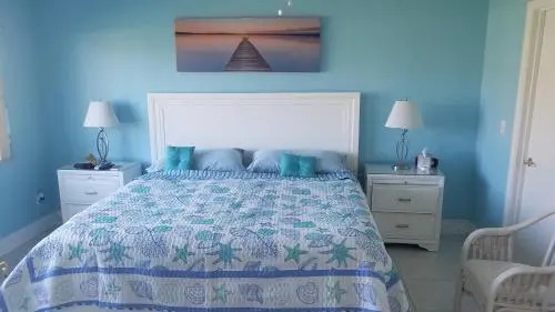 Sunny Ocean Village Beach Condo: Community Pool