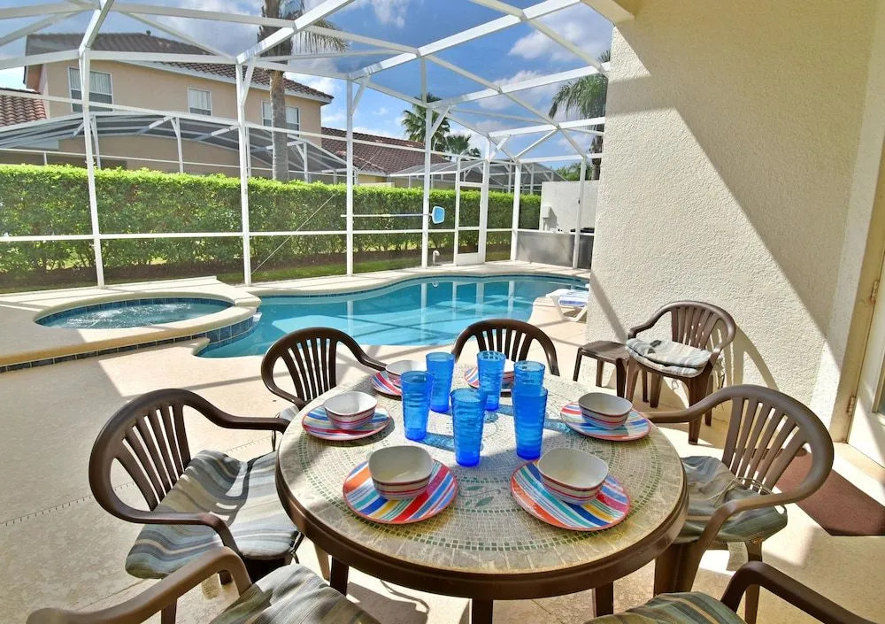 T842BD South 4 Br villa by RedAwning