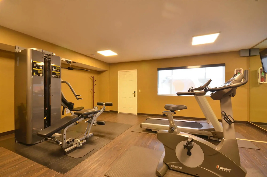 Best Western The Inn & Suites Pacific Grove