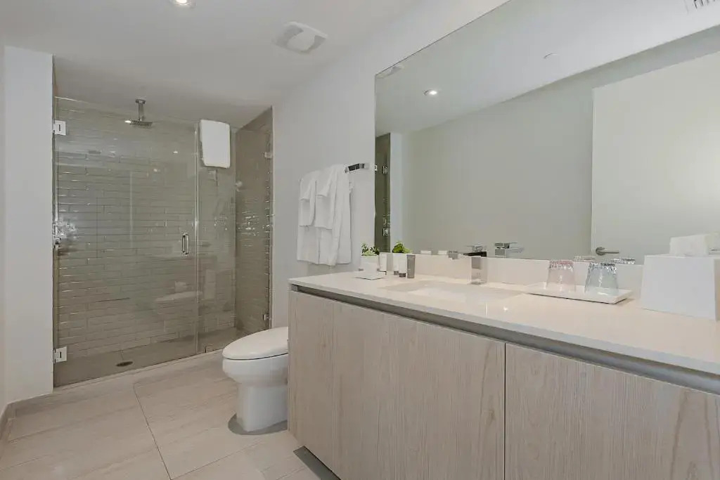5 stars AMENITIES Luxury 3 BR-Stunning VIEW & 27th Floor