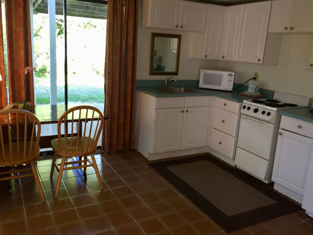 Pines & Palms Resort