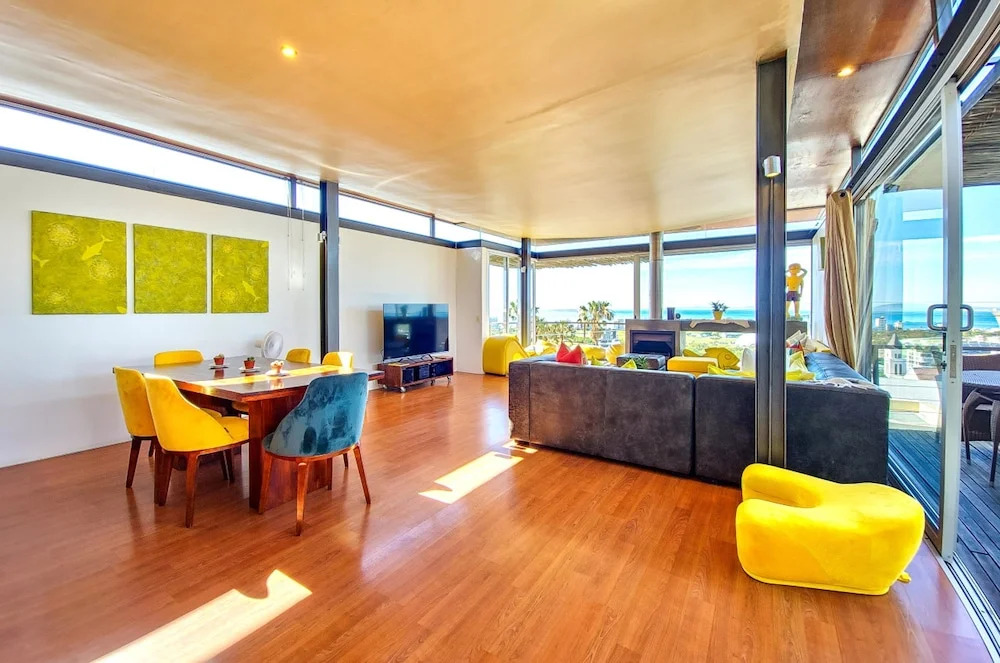 Ocean Views Open Plan Pool 3 Bed