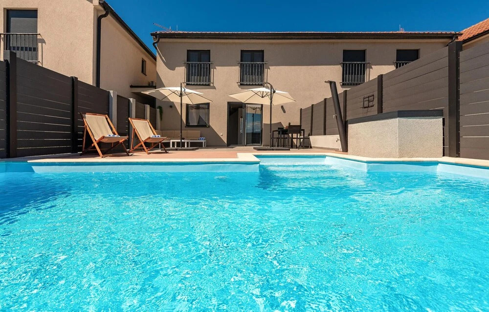 Beautiful Home in Nin With Outdoor Swimming Pool, Wifi and 2 Bedrooms
