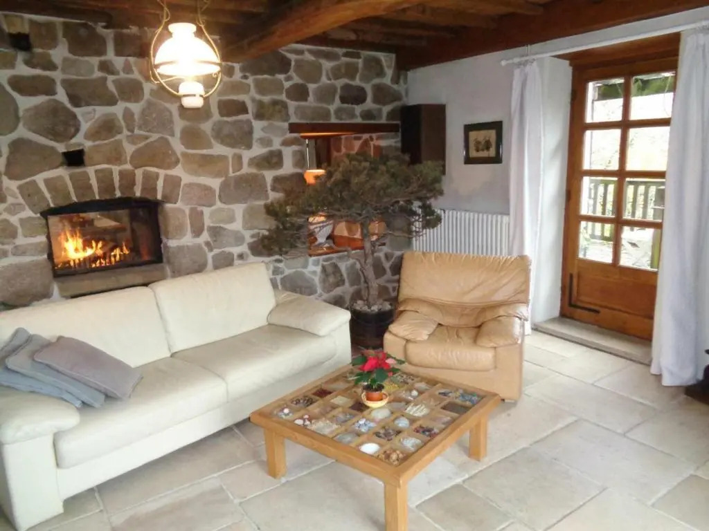 Charme Rural avec Piscine Privée et Animaux Acceptés - FR-1-496-200