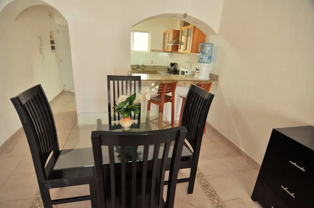 2BR Condo ground level Rinconada Del Sol