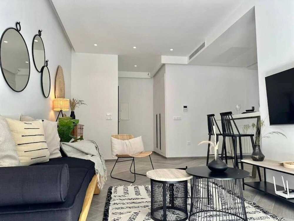 Onyx Apartment at Lake 2 With Beautiful Terrace