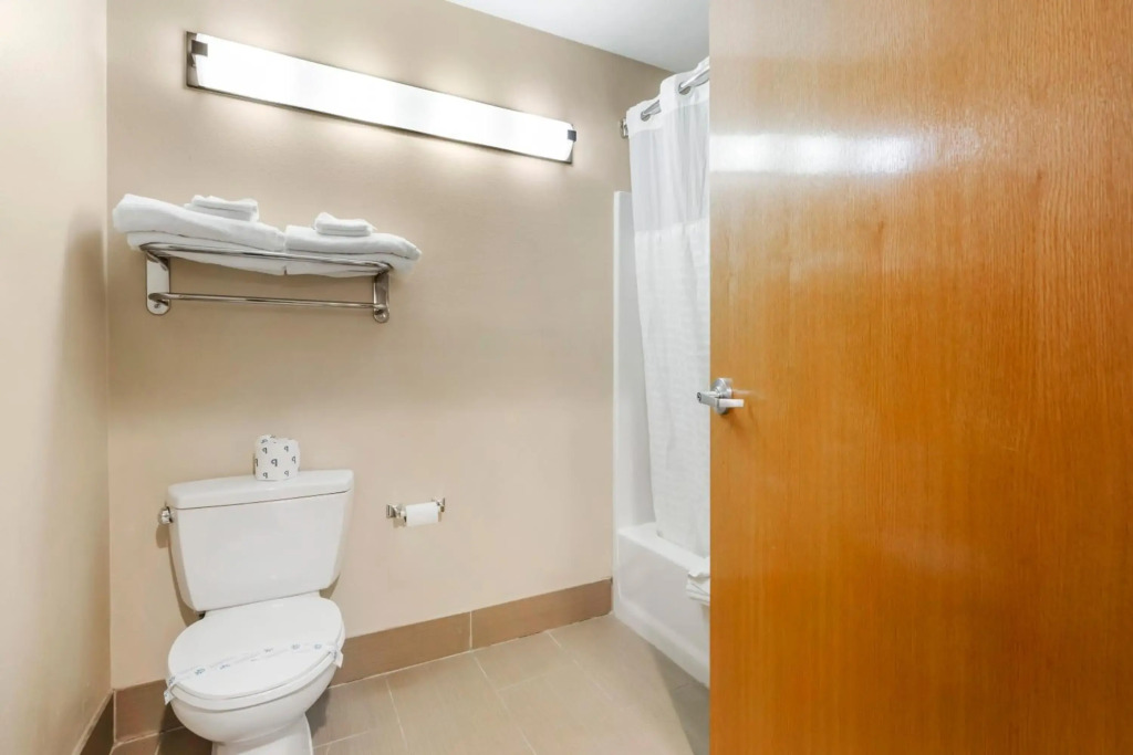 Comfort Inn & Suites Redwood Country