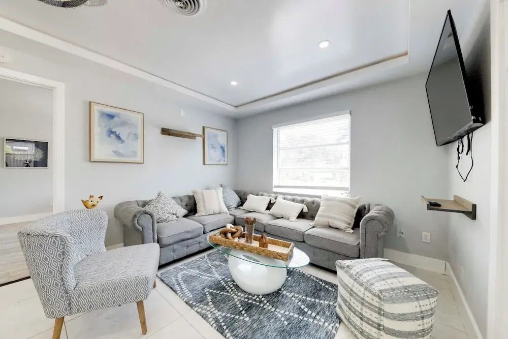 3 Mi to Beach & Boardwalk: Hollywood Spa House