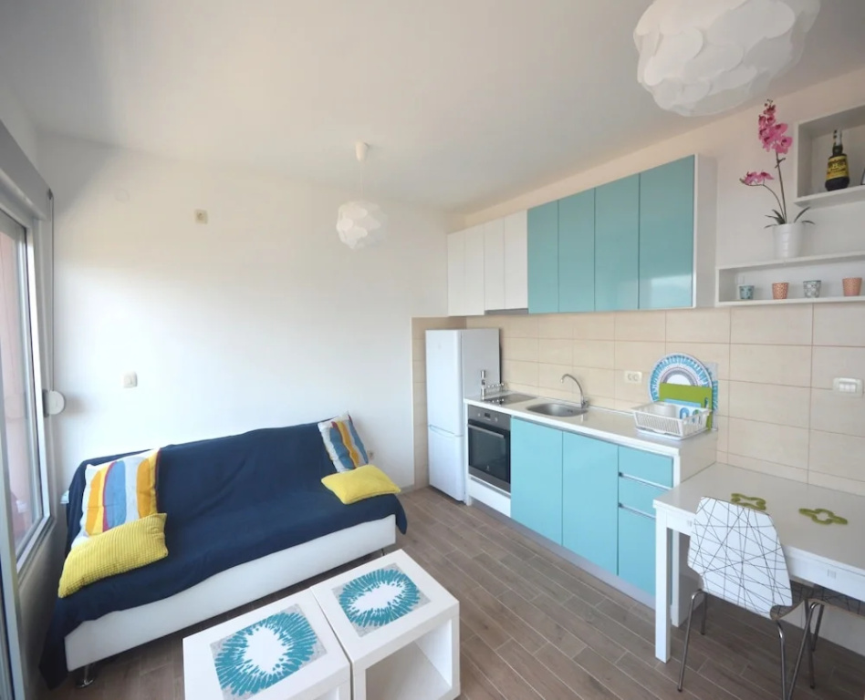 Anika Apartment