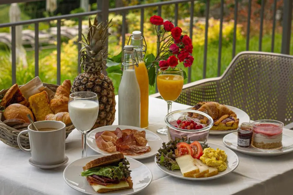 Rota Suites