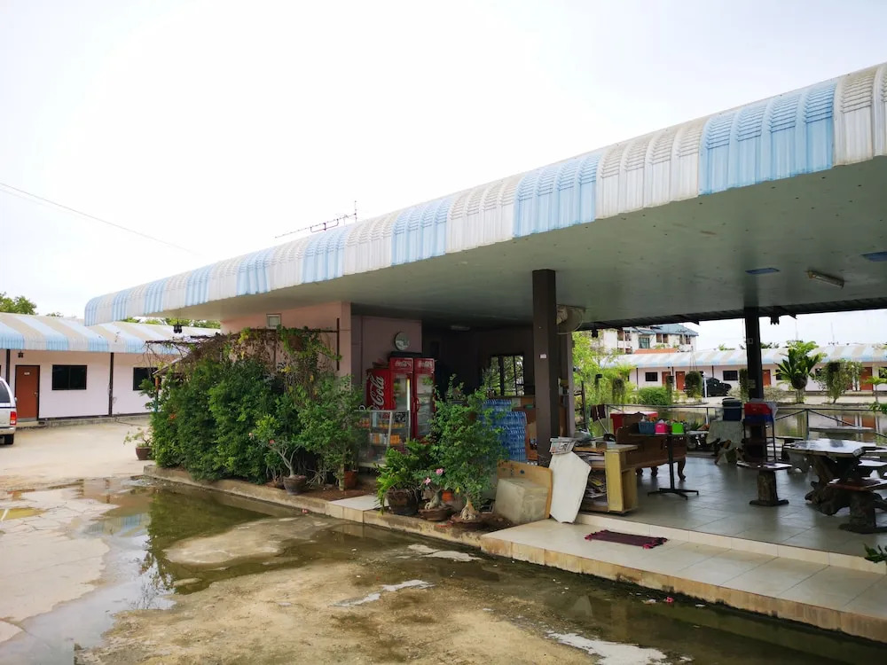 Taweesub  Resort