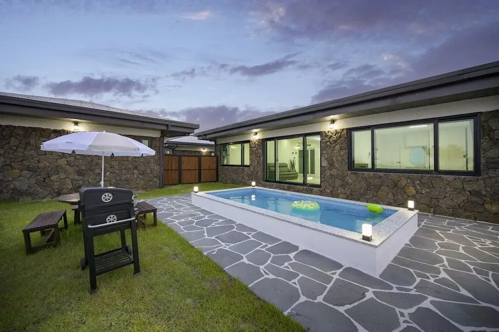 Gimnyeong Stonewall Private Pool Villa