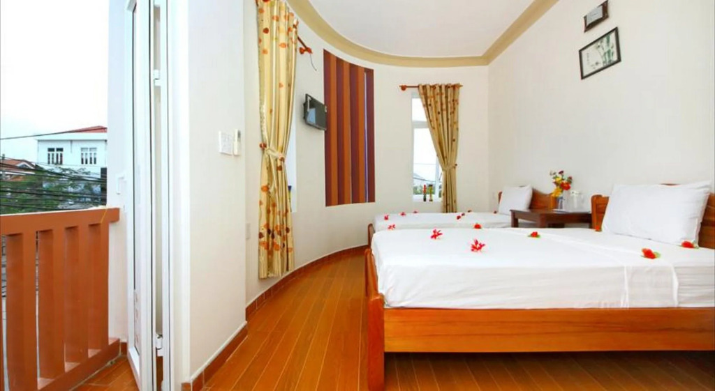 Center Homestay