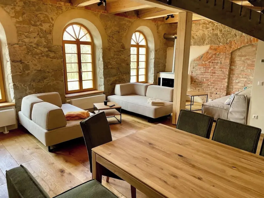 Unterkunft mit Kamin, Whirlpool und Sauna
