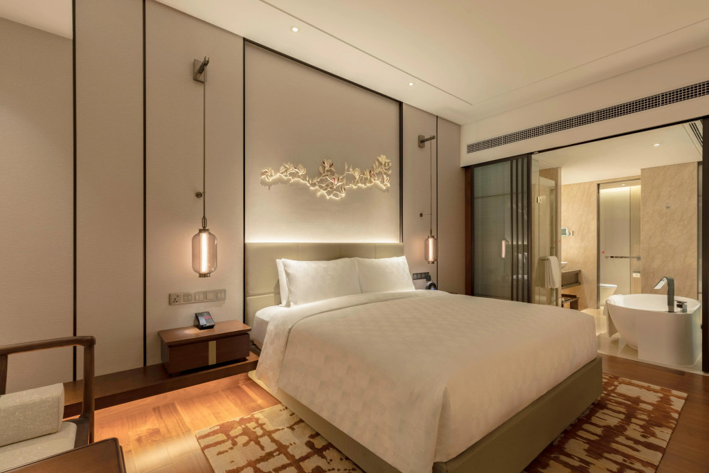 HUALUXE Beijing Xinan