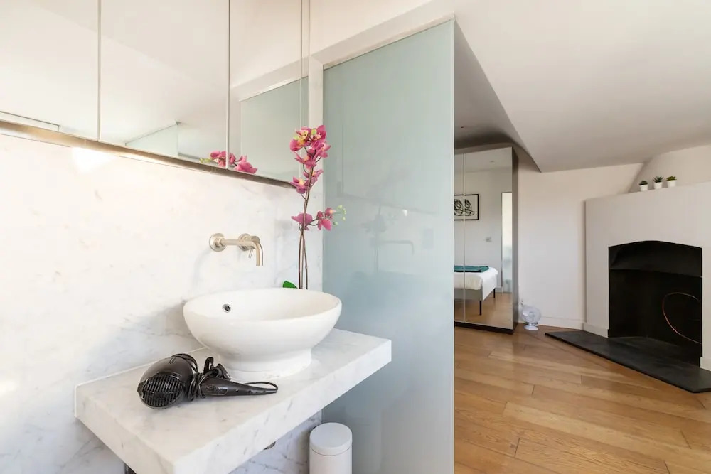 Prime Location Kensington Apartments