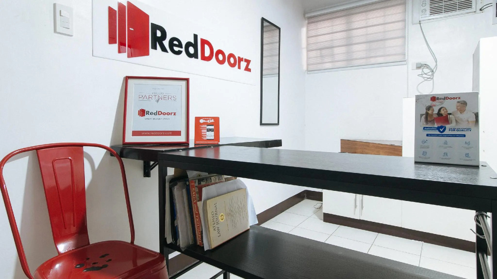 RedDoorz at VCloud Hills near De La Salle Dasmarinas Cavite