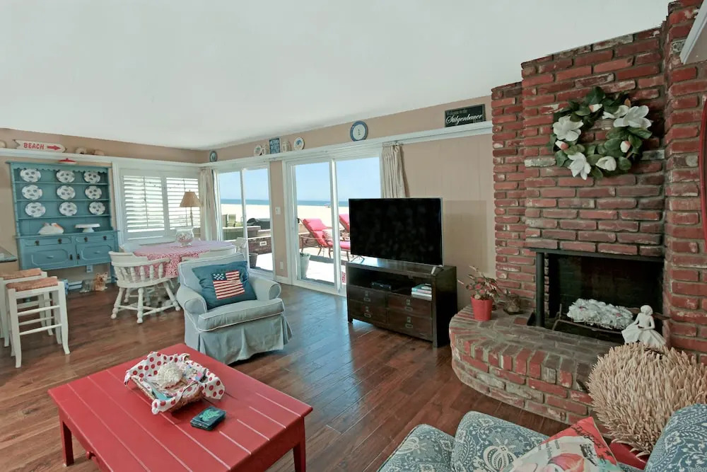 6302 W. Ocean Front (68447)