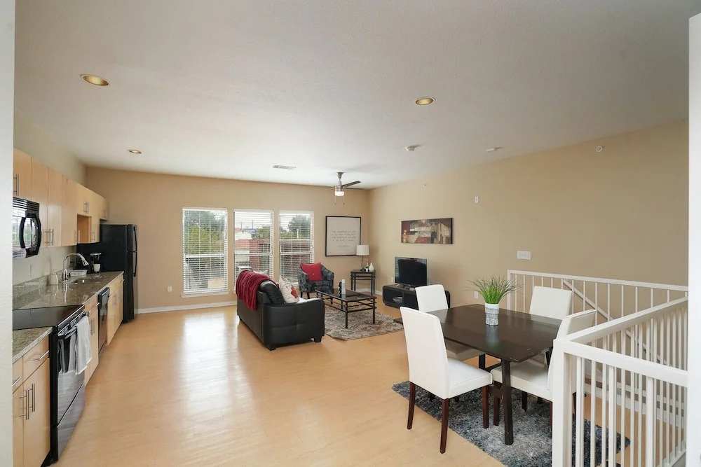 Modern Downtown Apartments by Frontdesk