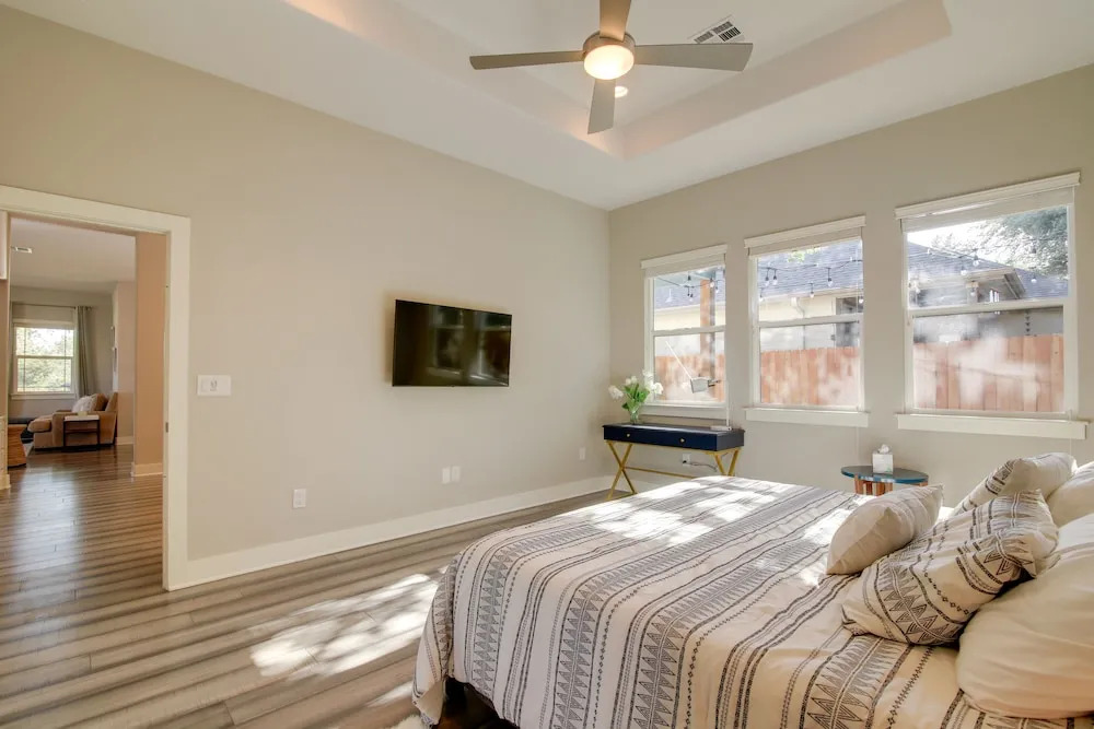 Modern Lago Vista Home w/ Pool & Lake Access!