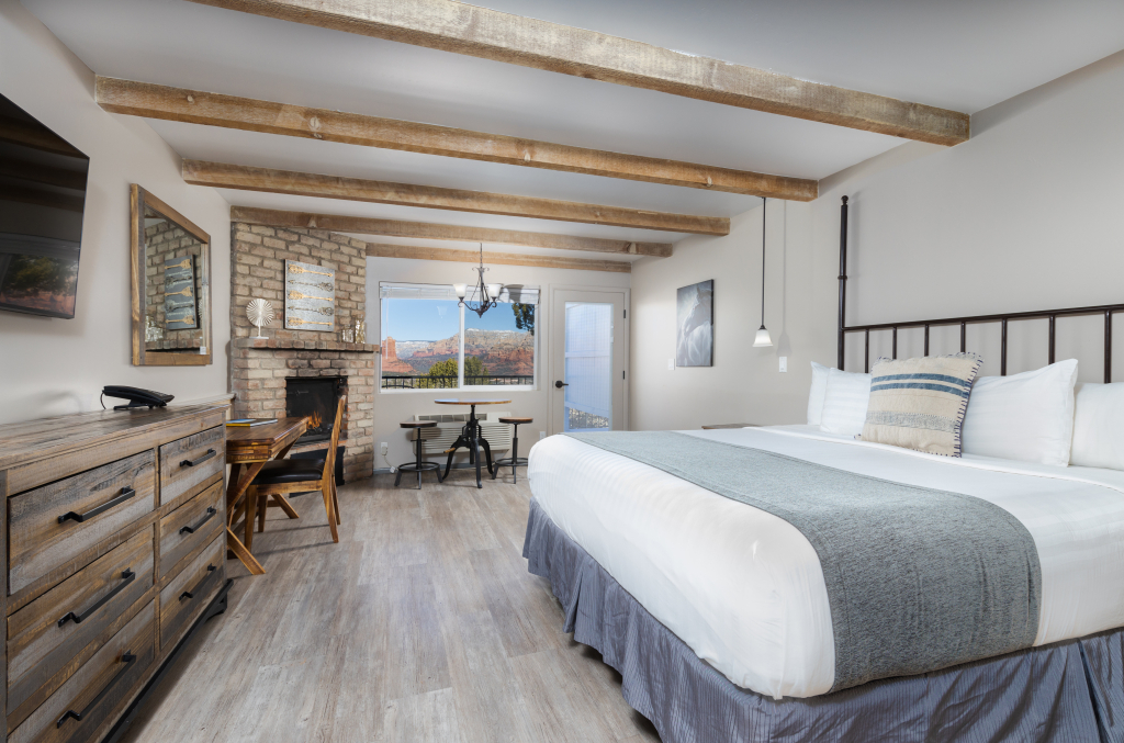 Sky Ranch Lodge